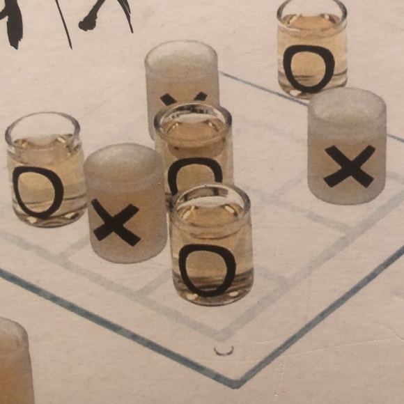 Glass TIC-TAC-TOE drinking set game - Picture 4 of 7